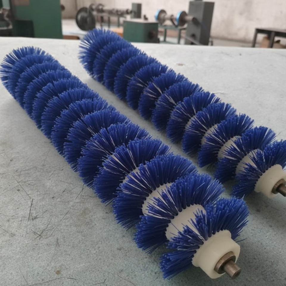 Spiral Industrial Brush Roller thumbnail 2